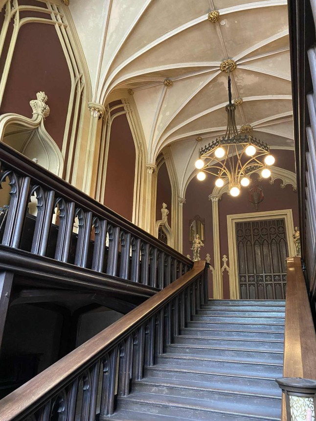 The tragic story of the little girl who 'haunts' the castle where Wednesday season 2 was filmed