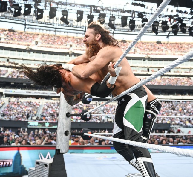 EAST RUTHERFORD, NEW JERSEY - AUGUST 2: Sami Zayn in action against Karrion Kross during SummerSlam at MetLife Stadium on August 2, 2025 in East Rutherford, New Jersey. (Photo by Andrew Timms/WWE via Getty Images)
