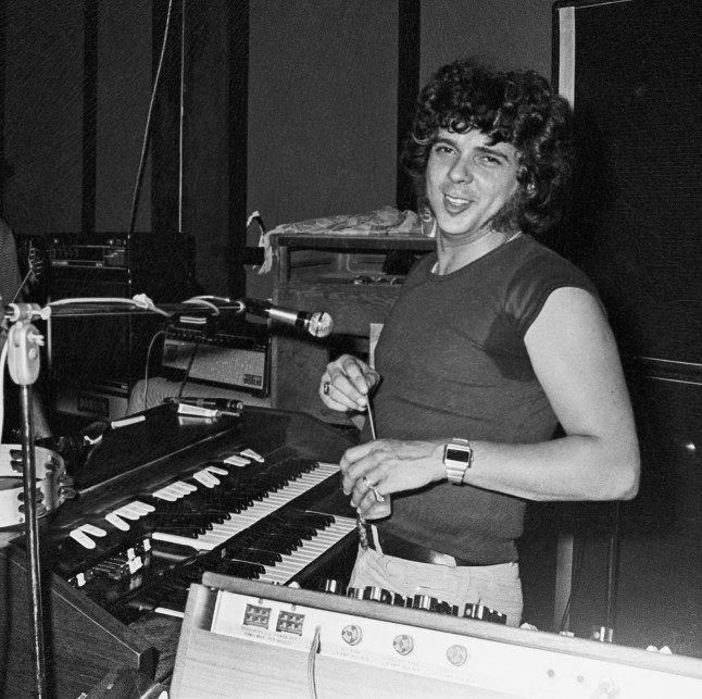 Former Derek and the Dominos keyboardist Bobby Whitlock played the organ during a jam session with Gregg Allman the night before the Capricorn Records Summer BBQ. Circa August 1975. (Photo by Herb Kossover/Getty Images)